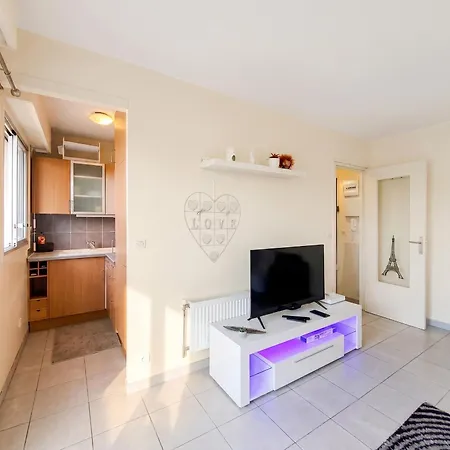 Moderne Aux Pavillons-sous-bois - 24 M² + Terrasse *